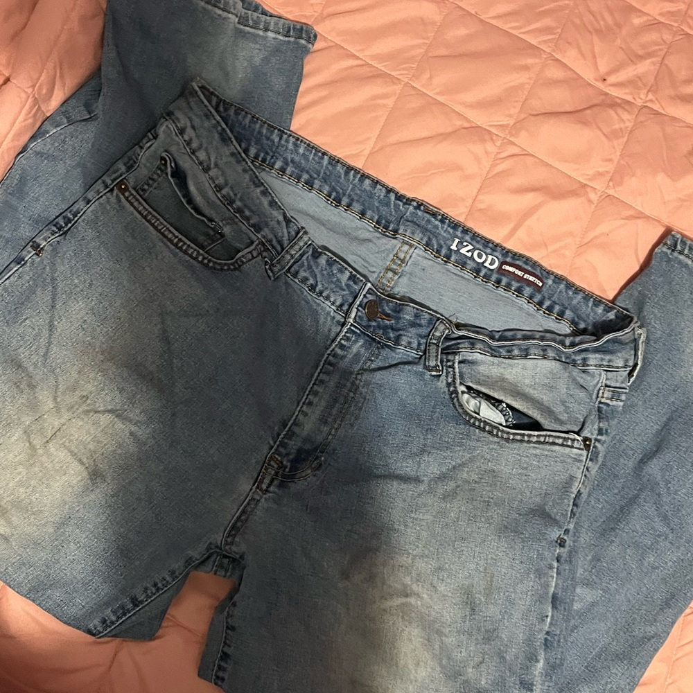 4 pair of jeans